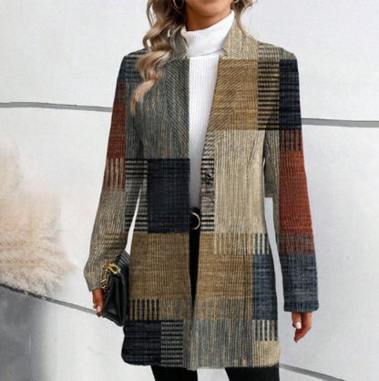 Rakstains trenčmētelis ar stāvapkakli 